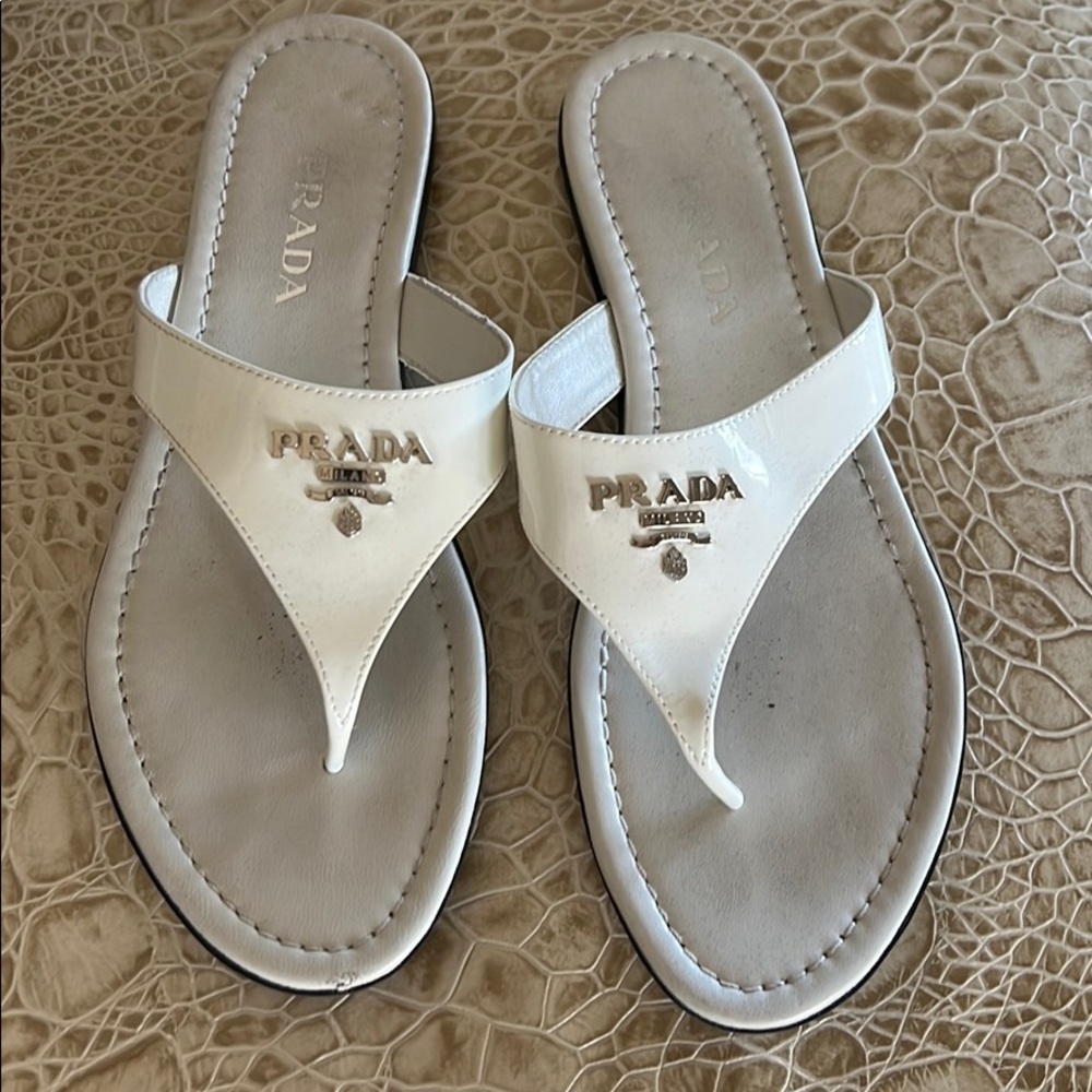 Thong sandal